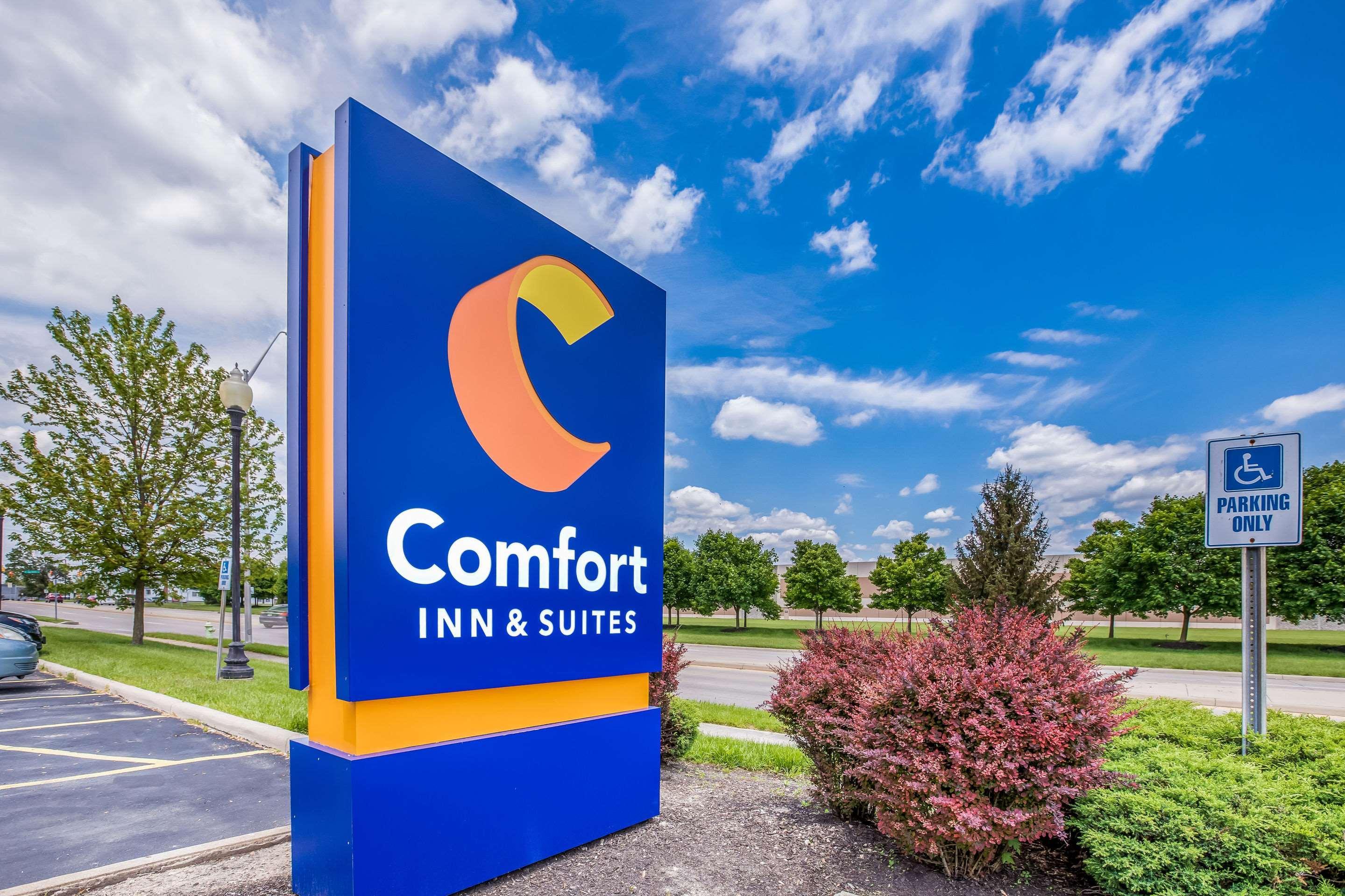 Comfort Inn & Suites Fairborn Near Wright Patterson Afb Buitenkant foto