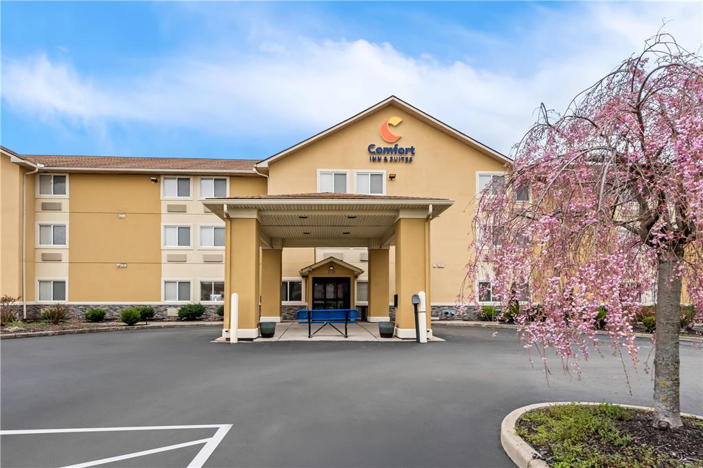 Comfort Inn & Suites Fairborn Near Wright Patterson Afb Buitenkant foto